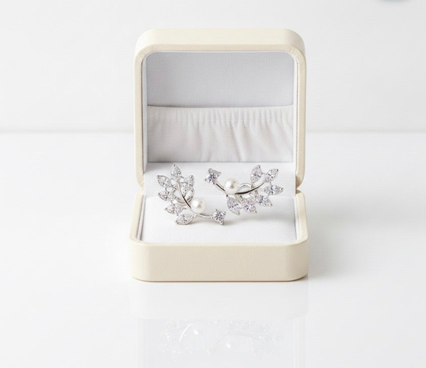 Elegant Crystal Leaf Earrings of Women