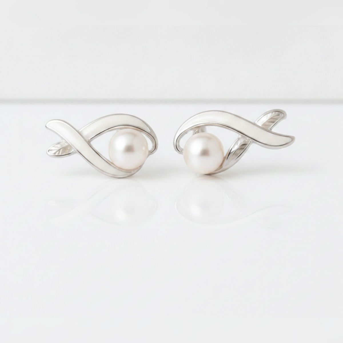 Elegant Pearl Earrings: Graceful Wave-Inspired Jewelry for Women - GiftHubBrand