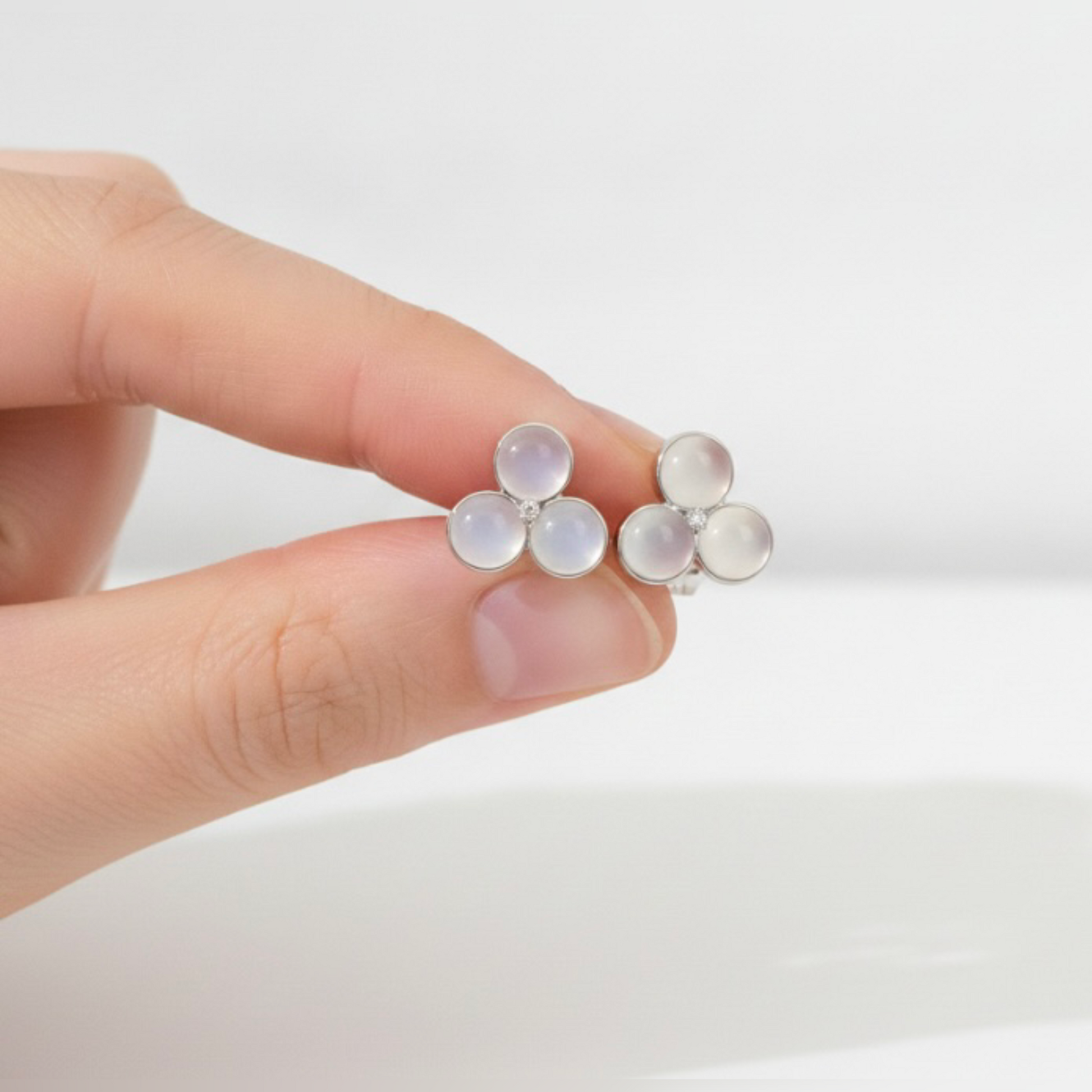 Elegant White Flower Earrings: Timeless Charm for Every Occasion - GiftHubBrand
