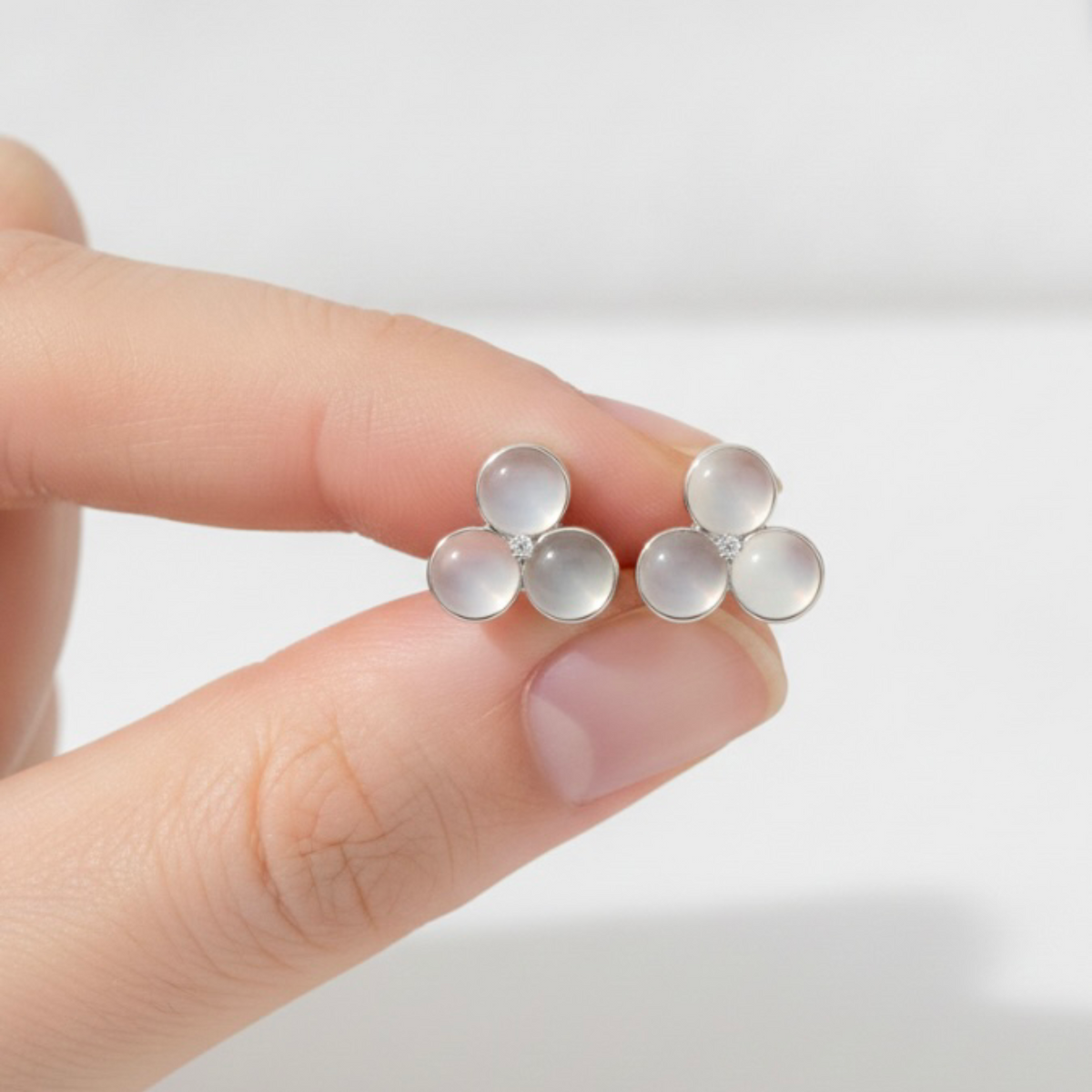 Elegant White Flower Earrings: Timeless Charm for Every Occasion - GiftHubBrand