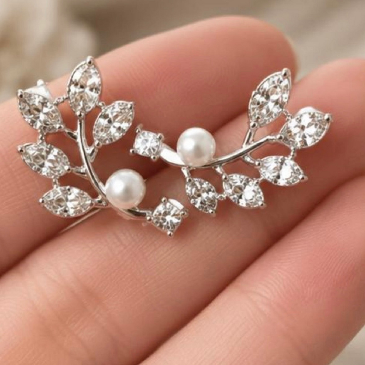 Elegant Crystal Leaf Earrings: Enhance Your Style with Nature-Inspired Charm - GiftHubBrand