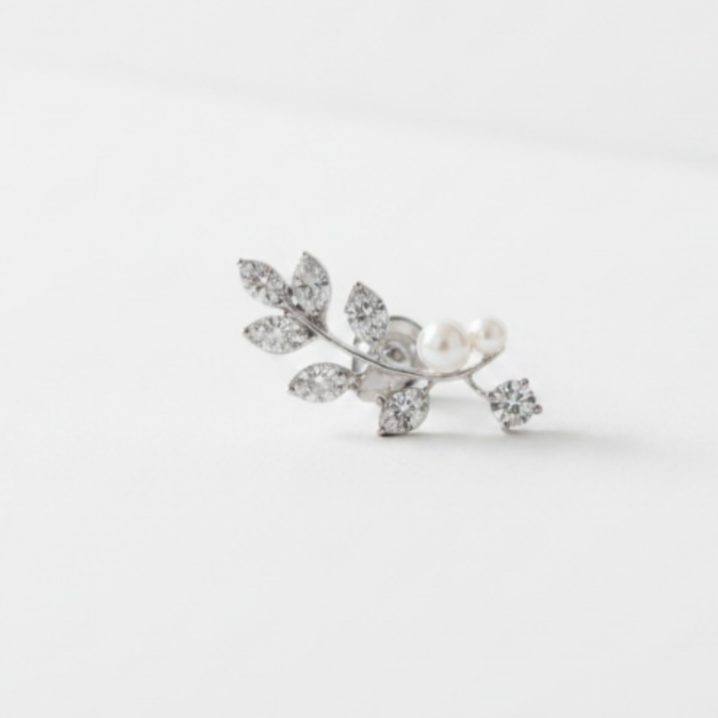 Elegant Crystal Leaf Earrings: Enhance Your Style with Nature-Inspired Charm - GiftHubBrand