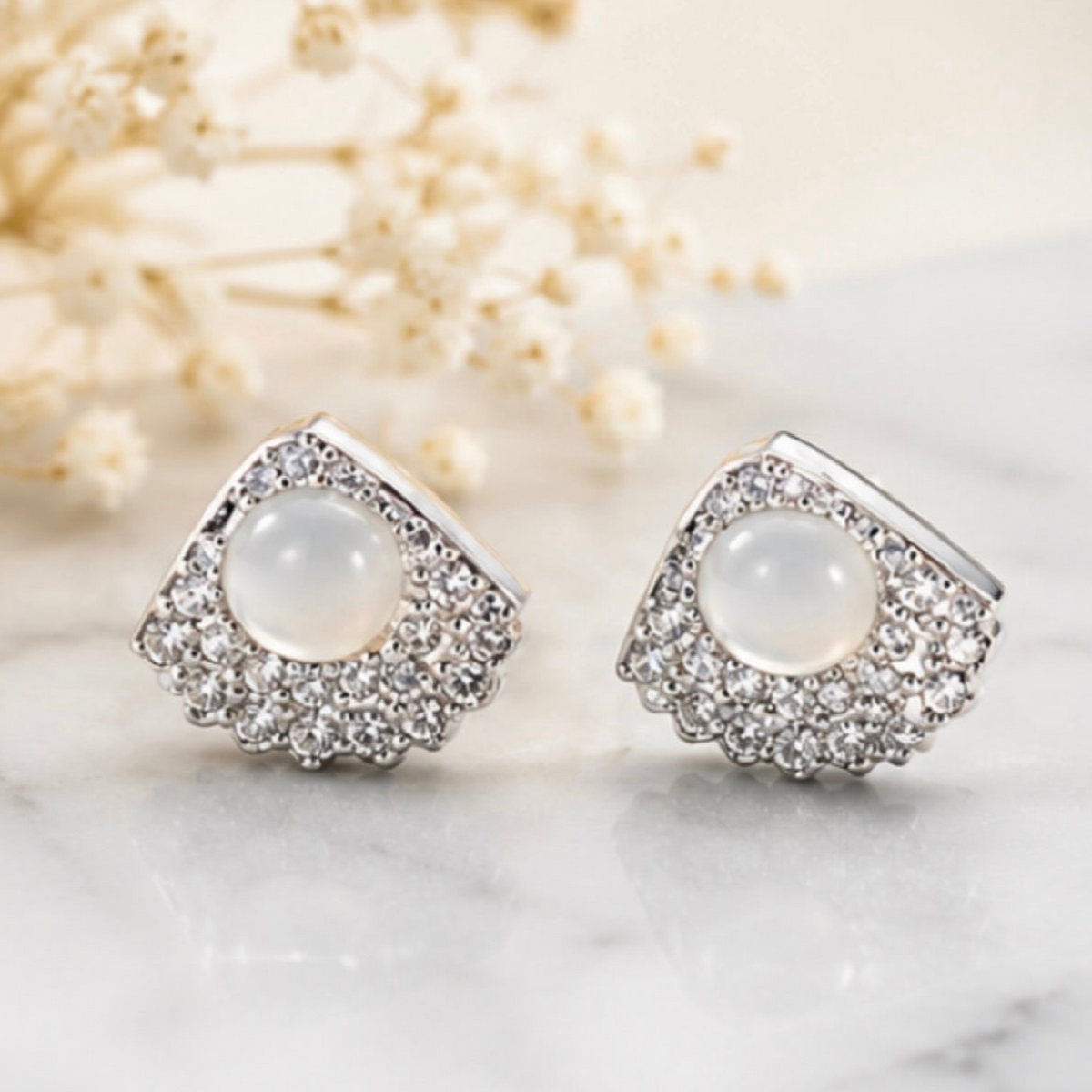 Elegant Silver Tone Earrings: Timeless Sparkle for Every Occasion - GiftHubBrand