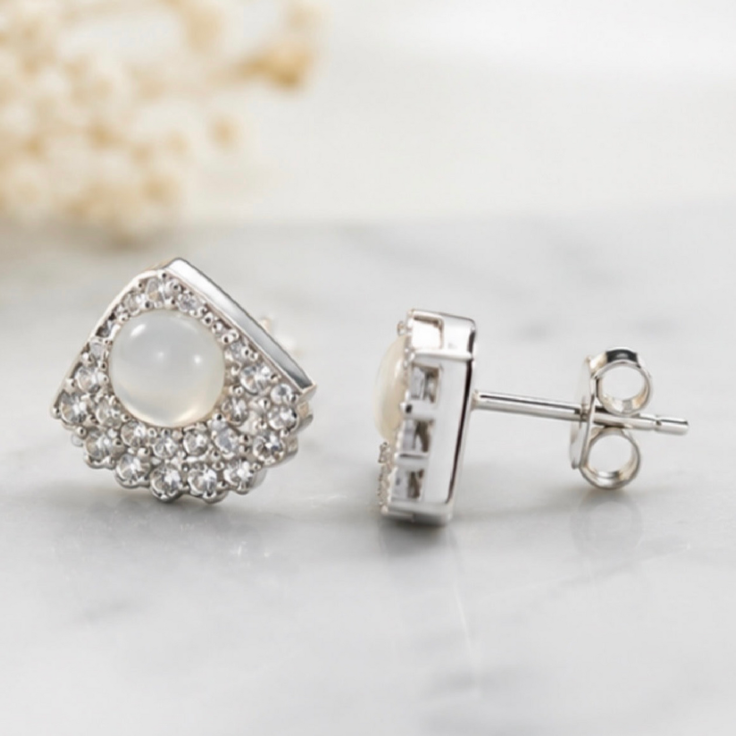 Elegant Silver Tone Earrings: Timeless Sparkle for Every Occasion - GiftHubBrand