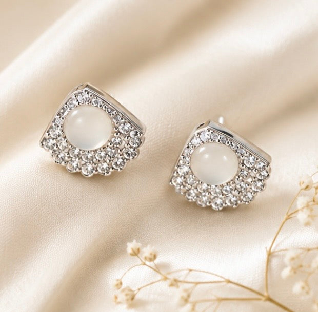 Elegant Crystal Pearl Stud Earrings – Silver Tone