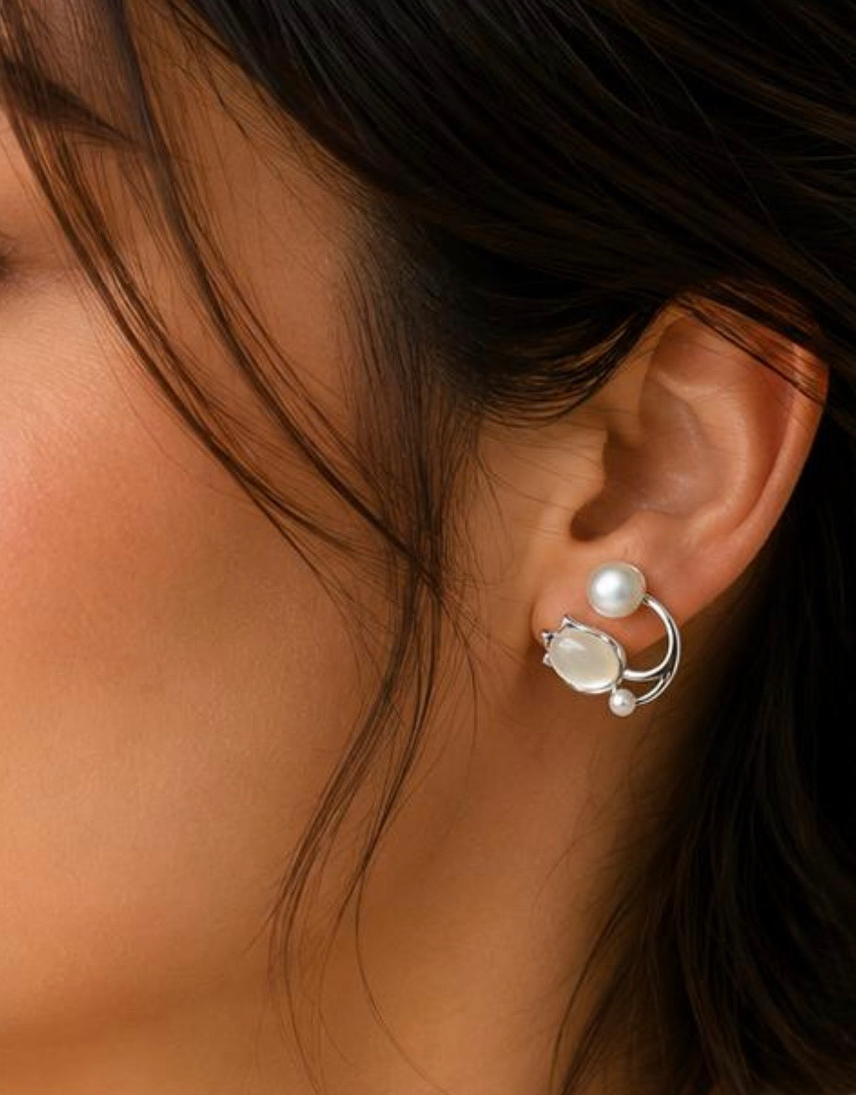 Elegant Cat Eye Pearl Open Hoop Earrings – Silver Finish
