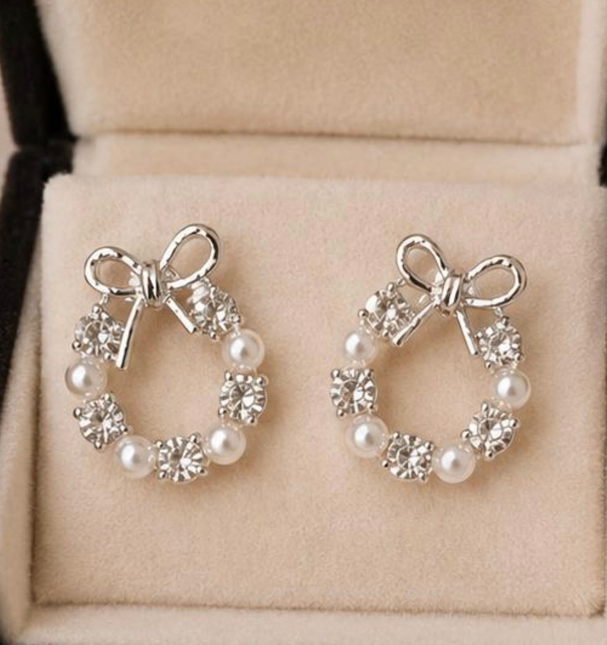 Elegant Bow Pearl & Crystal Stud Earrings for Women | Silver Wreath Earrings